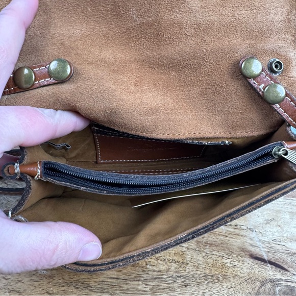 Patricia Nash Florence Tooled Leather Crossbody Bag | Style P06107 - Picture 8 of 11